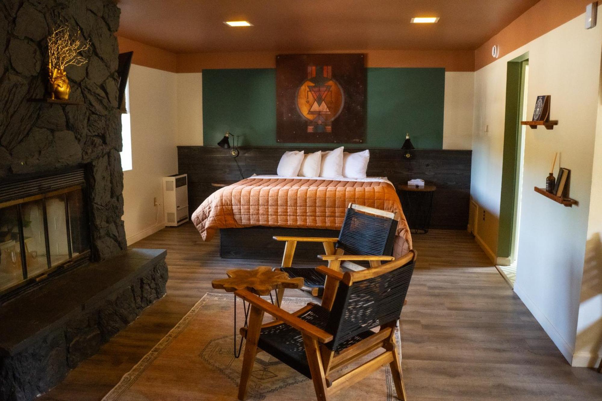 Sessions Retreat & Hotel Velké Medvědí jezero Exteriér fotografie
